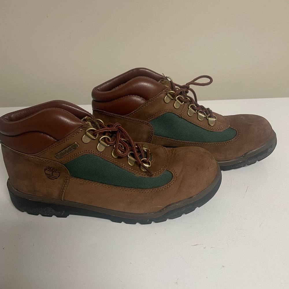 Timberland Men's Brown and Green Boots size 6